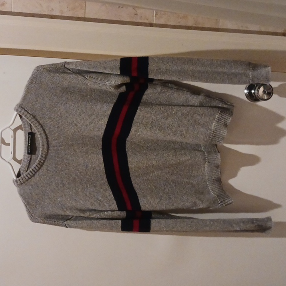 Brandy Melville cute & cozy sweater - Picture 2 of 4